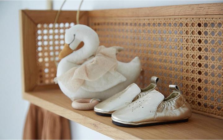 Produktbild La Redoute Collections Goldfarbene Lederhausschuhe mit Sternmotiv (21)