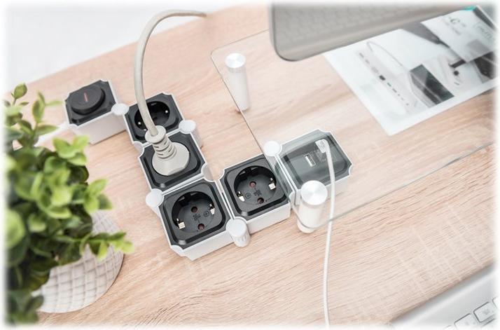 Produktbild Digitus Flexible 4-fach Steckdosenleiste mit 2 USB-Anschlüssen & Schalter (4 x, CEE 7/3, 1.60 m)