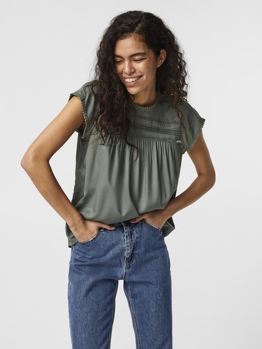 Actual product image Vero Moda Lace top with short sleeves (L)
