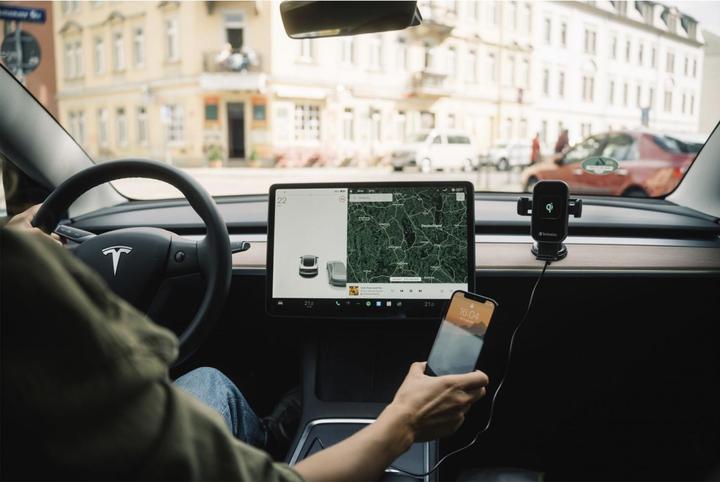 Produktbild Verbatim Fast Qi Fast Wireless Car Charger USB-C 15W FWC-02
