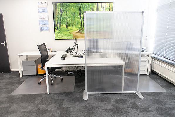 Actual product image smiT Modular partition, transparent, HxWxD 1850 x 1250 x 500 mm, aluminium frame