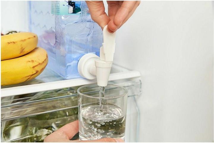 Immagine prodotto Privilege Frigorifero con dispenser d'acqua da 3 litri (12 pezzi)