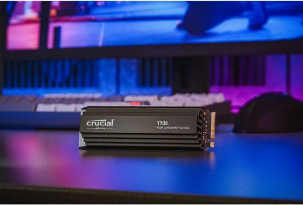 Actual product image Crucial T705 with Heatsink (2000 GB, M.2 2280)