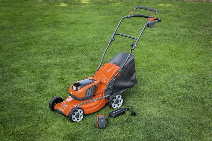 Produktbild Husqvarna LC 137i (Akkubetrieb)