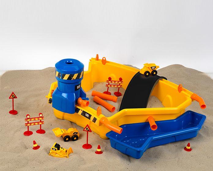 Produktbild Theo Klein Cat - Sandbaustelle Mega I Sand- und Wasserbecken