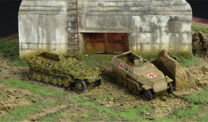Actual product image 1:72 SD.Kfz.251/1 Ausf. C Fast Assm. Kit