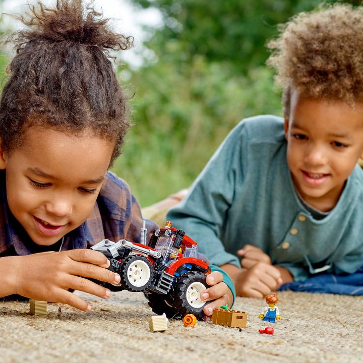 Actual product image LEGO Tractor (60287, LEGO City)