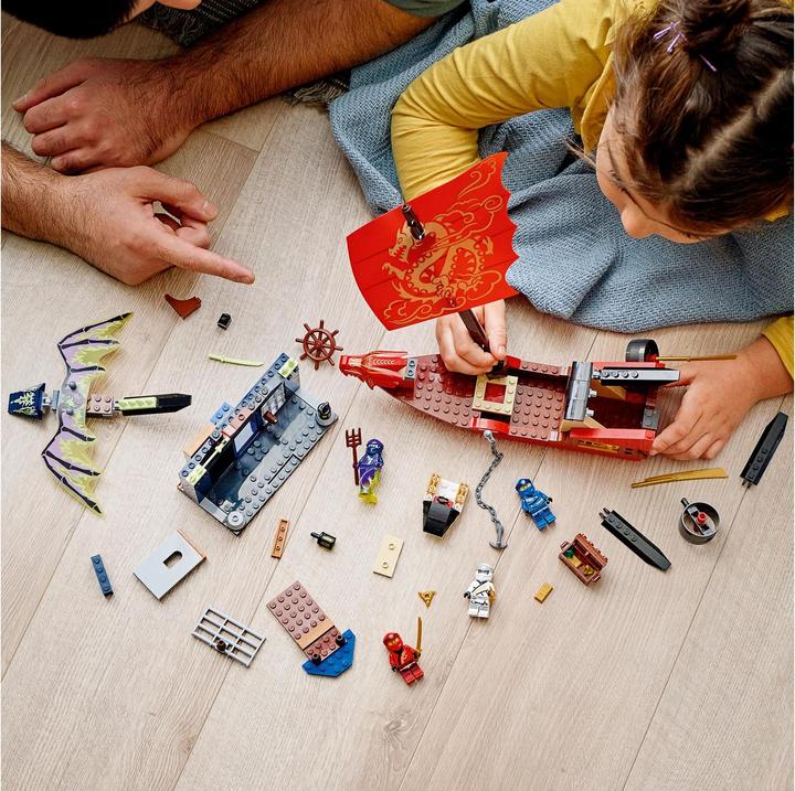 Actual product image LEGO Flight with the Ninja Flying Glider (71749, LEGO Ninjago)