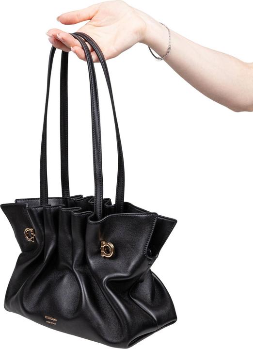 Image du produit Salvatore Ferragamo Ferragamo soft bag in nappa color black