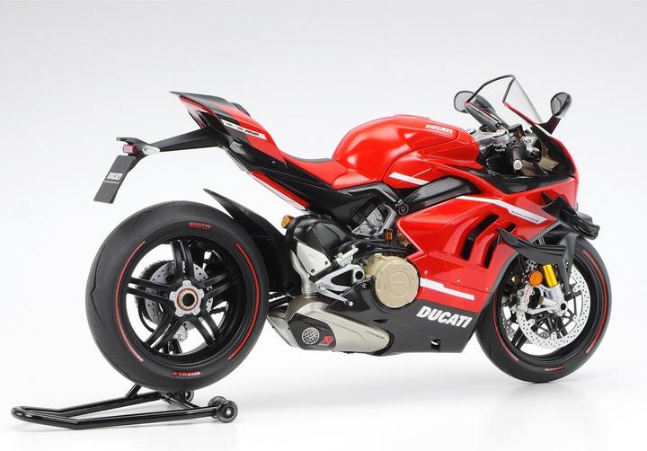 Actual product image Tamiya Ducati Superleggera V4
