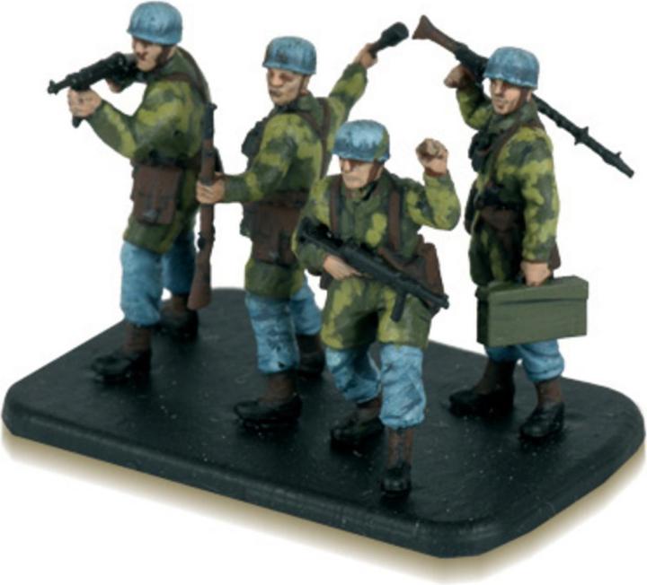 Actual product image Tamiya 1:72 WWII German paratroopers