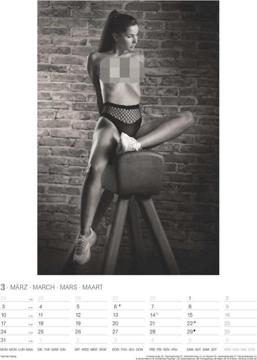 Actual product image Naked (29.7 x 42 cm, No binding, German)