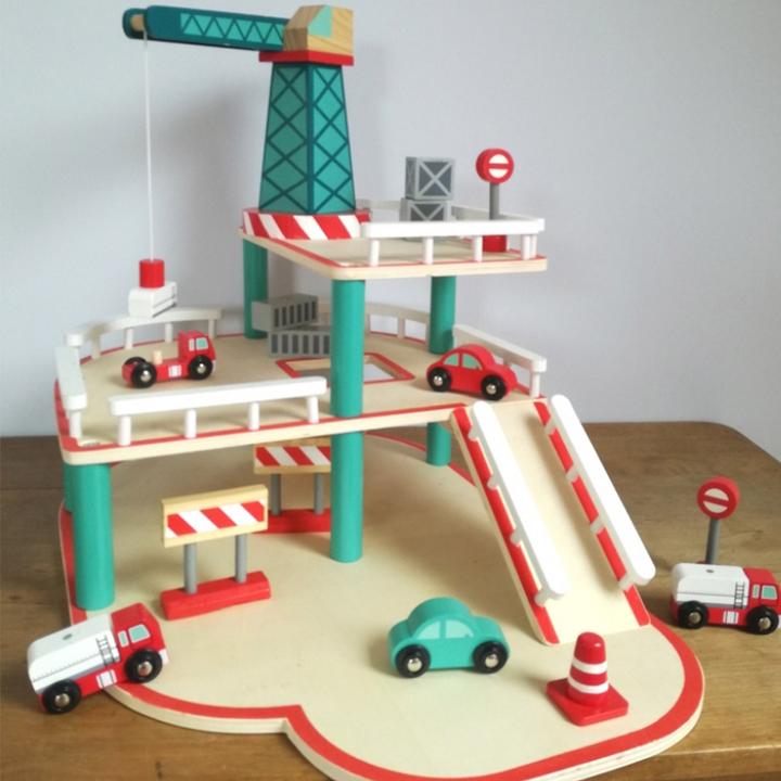 Actual product image Egmont Garage with crane