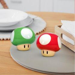 Actual product image Paladone Products Nintendo - Super Mario - Salière et poivrière en céramique Champignons (Salt, Pepper)