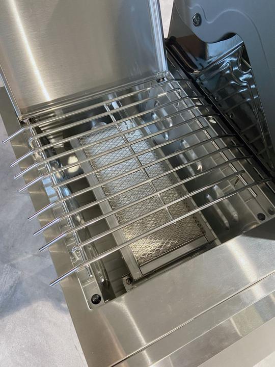 Produktbild Grillfürst G621G 6-Brenner Edelstahl-Gasgrill mit Hochtemperaturbrenner, Heckbrenner und Gusseisen R (21 kW)
