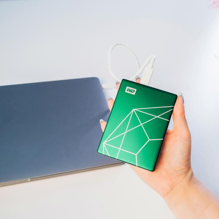Produktbild WD My Passport Ultra 20th Emerald Anniversary Edition (2 TB)