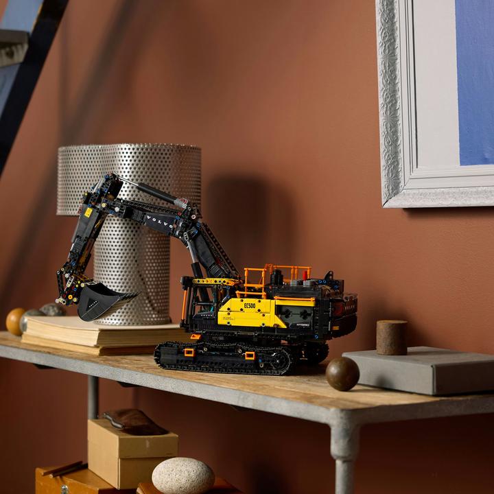 Actual product image LEGO 42215 Confidential (42215, LEGO Technic)
