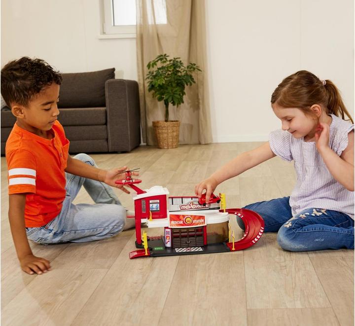 Actual product image Majorette Creatix Rescue Station + 1 vehicle