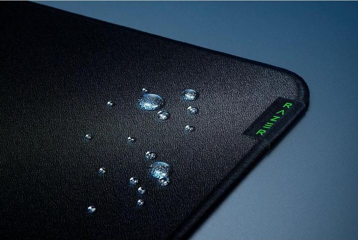 Actual product image Razer Strider (L)