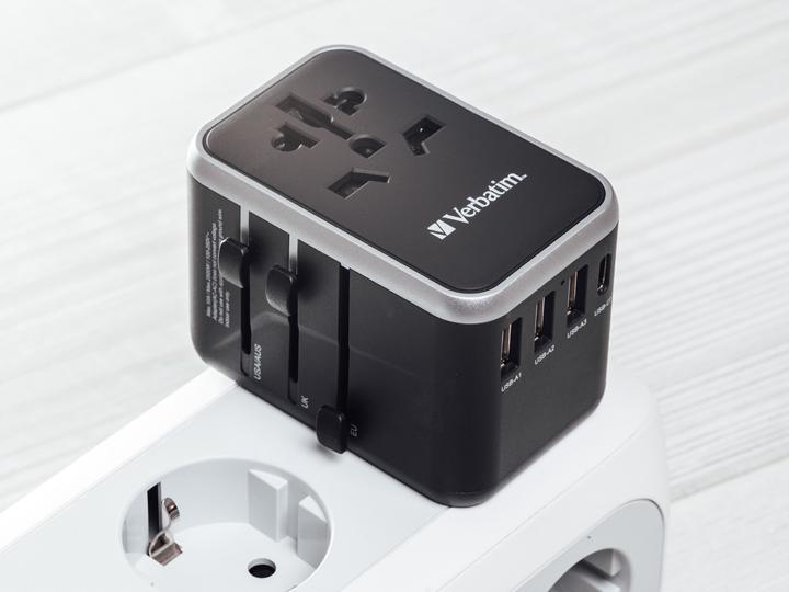 Produktbild Verbatim Universal Travel Adapter