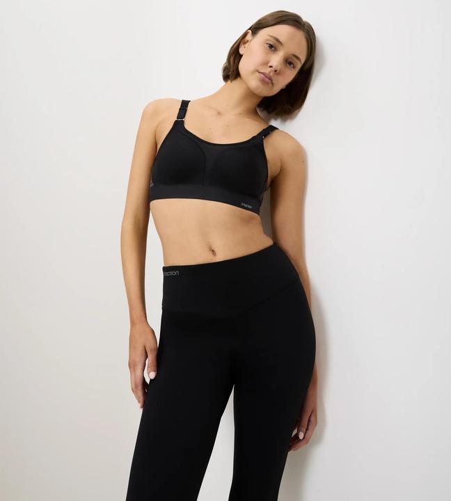 Actual product image Triumph Sports Bra "Triaction Extreme Lite N (95 D)