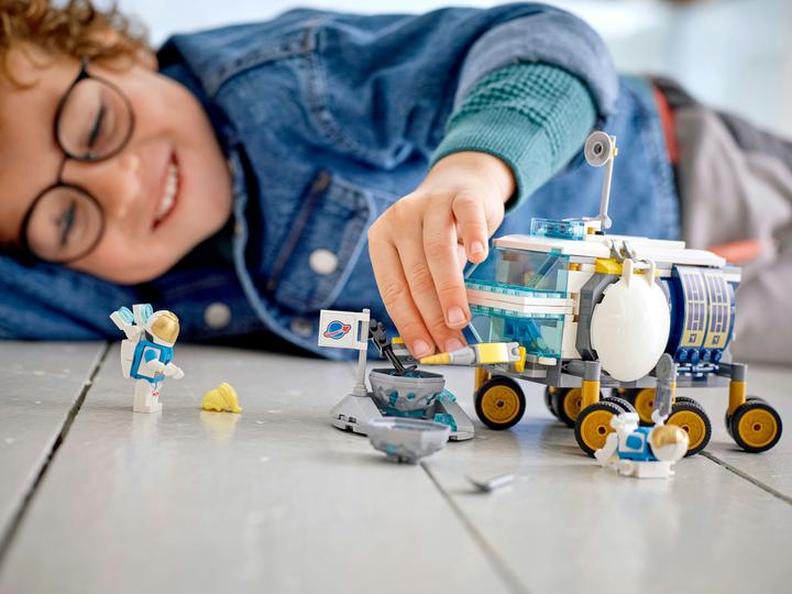 Actual product image LEGO Lunar rover (60348, LEGO City)
