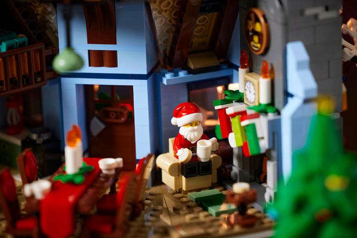 Image du produit LEGO Visite du Père Noël (10293, LEGO Creator Expert, LEGO difficiles à trouver)