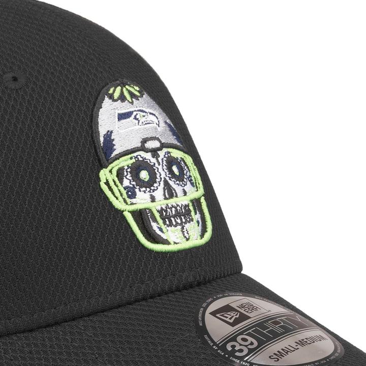 Actual product image New Era 39Thirty Stretchfit Diamond NFL Sugar Skull (S)