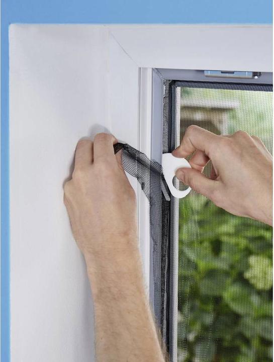 Produktbild tesa Insektenschutz COMFORT für Fenster, mit Klettband, selbstklebend, ohne Bohren (130 x 150 cm)