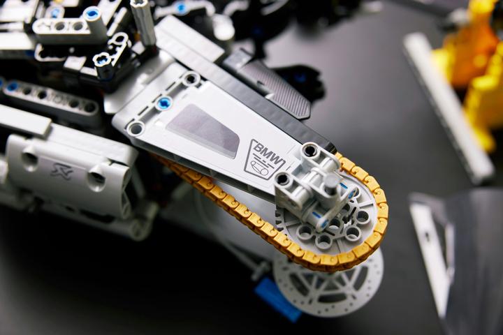 Produktbild LEGO BMW M 1000 RR (42130, LEGO Technic)