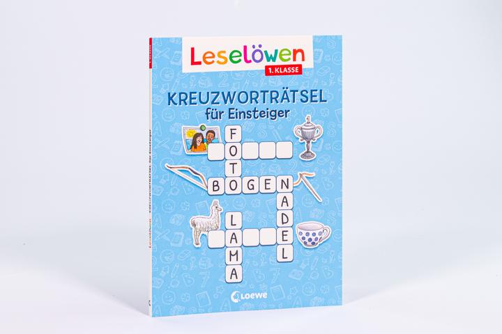 Produktbild Loewe Leselöwen Kreuzworträtsel für Einsteiger - 1. Klasse (Himmelblau) (Deutsch, Katrin Merle, Loewe Lernen und Rätseln, Loewe Erstlesebücher, 2023)