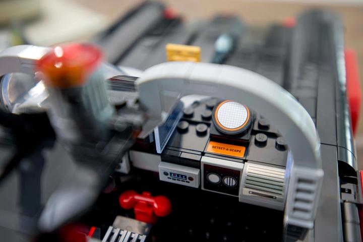 Actual product image LEGO Batmobile (76328, LEGO DC, LEGO Rare Sets)
