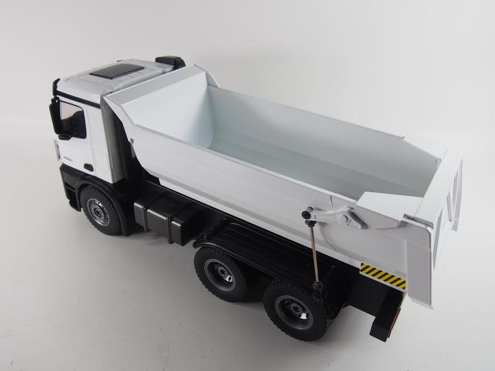 Actual product image Amewi Mercedes PRO Metal Electric Brushed Truck 4WD 1:18 RTR white (RTR Ready-to-Run)