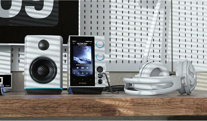 Actual product image FiiO R7 (Display, USB-DAC, Wi-Fi, Bluetooth)