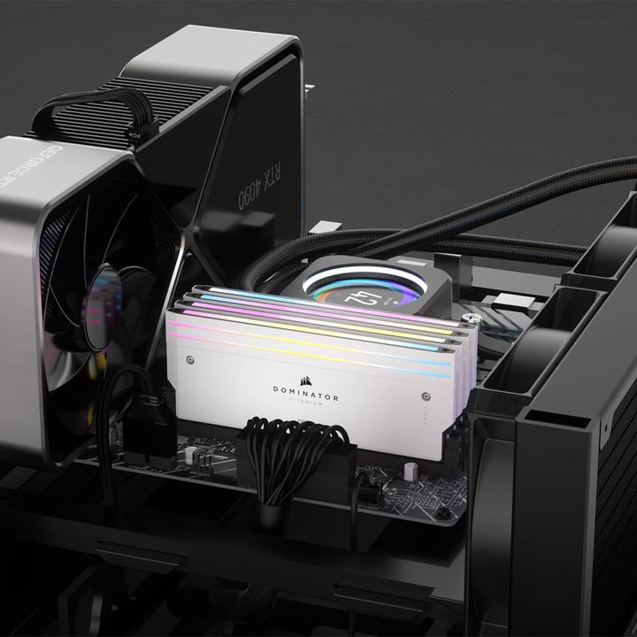 Productafbeelding Corsair Dominator Titanium (2 x 16GB, 6400 MHz, DDR5 RAM, DIMM 288 pin)