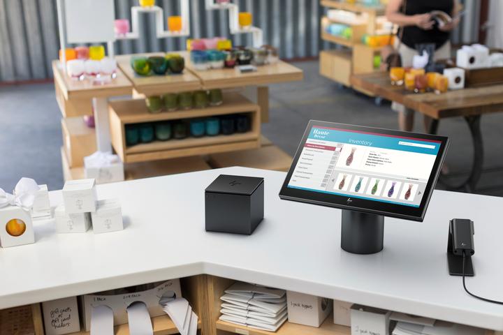 Actual product image HP Engage One AIO i5-7300U () RAM SSD WLAN bgn+BT 4.0 500nit Stand Adv. I/O Base Win10IoT