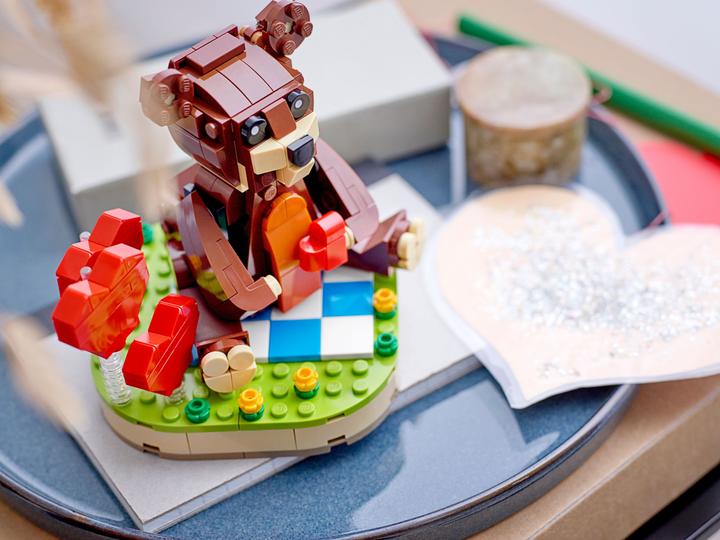 Actual product image LEGO Valentine bear 40462 (40462, LEGO Classic)