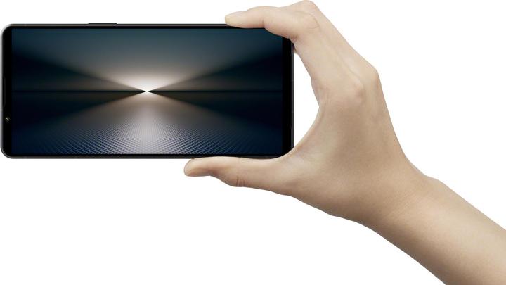 Produktbild Sony Xperia 1 VI (256 GB, Platinum Silver, 6.50", Dual SIM, 52 Mpx, 5G)