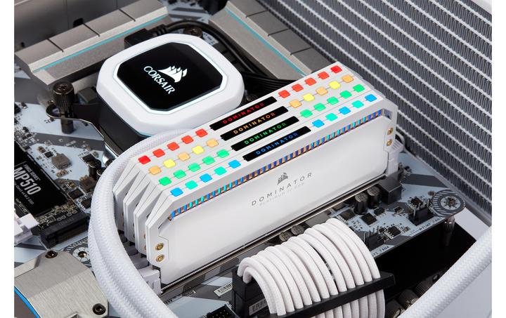 Produktbild Corsair Dominator Platinum RGB (2 x 8GB, 3600 MHz, DDR4-RAM, DIMM)