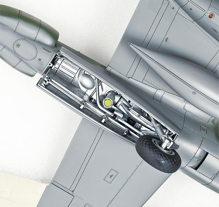 Actual product image Tamiya 1/48 Lockheed P-38 F/G Lightning