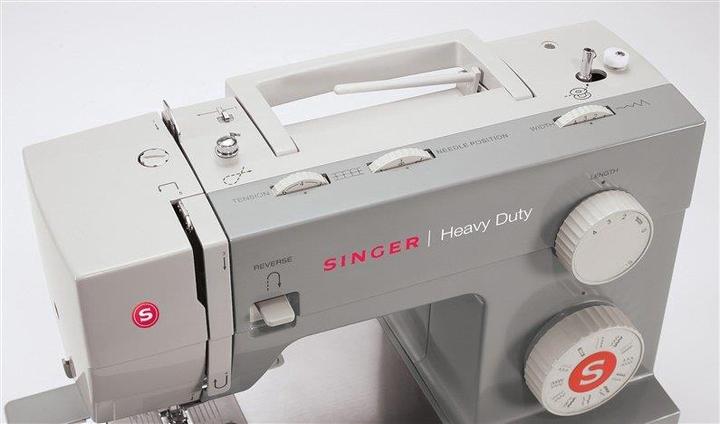 Actual product image Singer Heavy Duty 4411