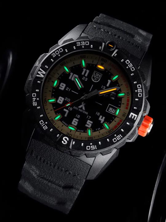 Actual product image Luminox Bear Grylls Survival 3730 Land Series (Diving watch, 43 mm)