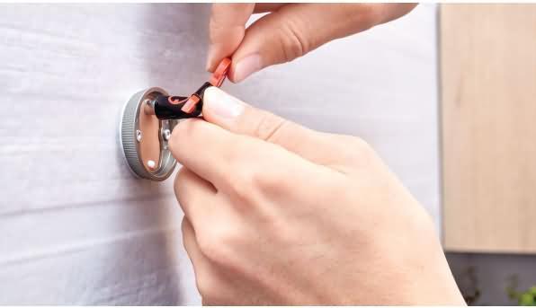 Actual product image tesa EKKRO toothbrush tumbler incl. adhesive solution without drilling
