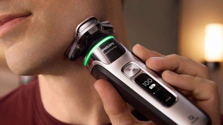 Actual product image Philips i9000 Prestige XP9204/33 Wet & Dry Electric Shaver with SkinIQ