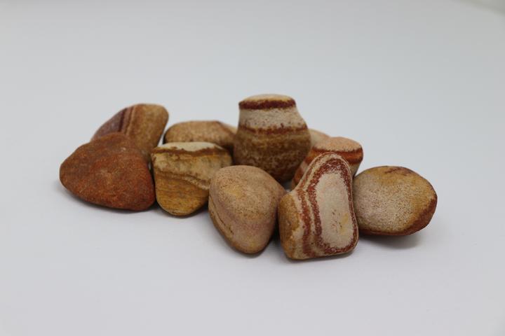 Actual product image Aquagart 100kg Kiesel Flusskiesel Kieselsteine Gartenkies Zierkies Dekokies Sandstein (200 x 300 cm)