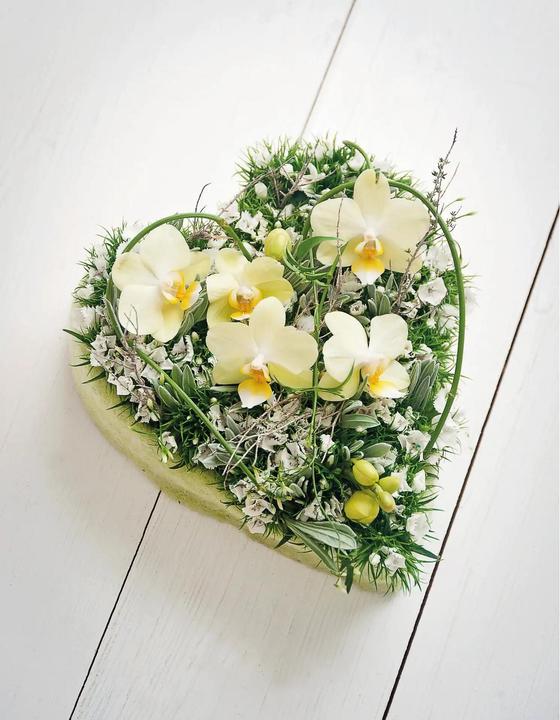 Actual product image Opiflor Steckschaumherz Forever 28 cm x 32 cm x 5 cm