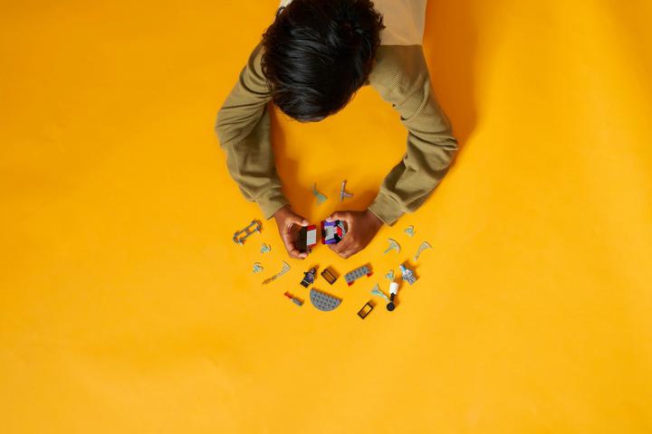 Image du produit LEGO Jeu de bataille : Zane contre Nindroid (71731, LEGO Ninjago)