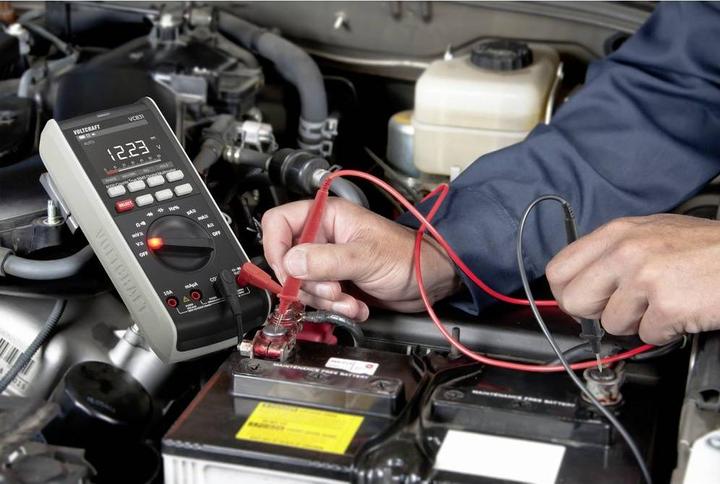Image du produit Voltcraft VC831 SE Hand-Multimeter digital CAT III 1000 V, CAT IV 600 V Anzeig (CAT III 1000V, CAT IV 600V)