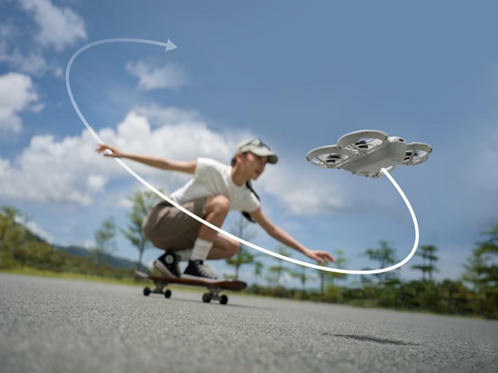 Produktbild DJI Neo Fly More Combo (18 min, 135 g, 12 Mpx)