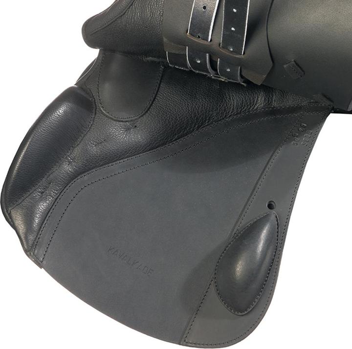 Actual product image Kavalkade jumping saddle for horses hektor